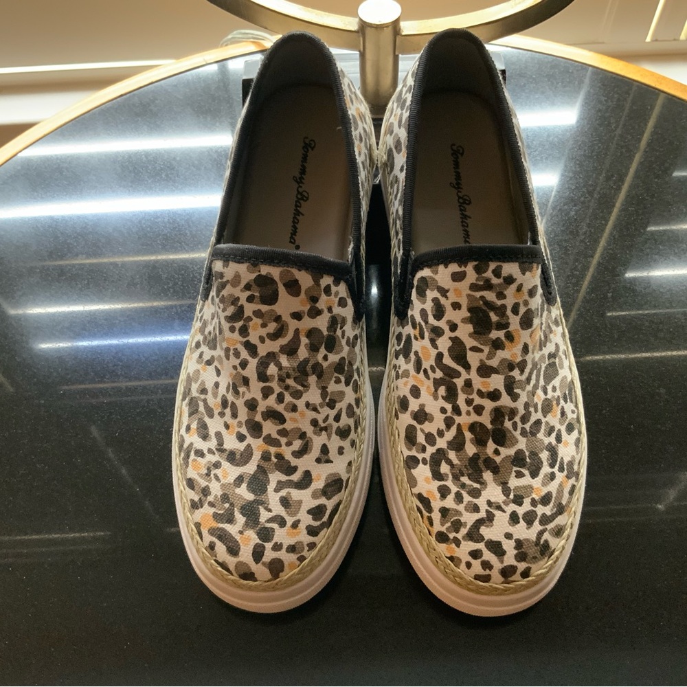 Tommy Bahama Animal Print Slip Ons Size 9